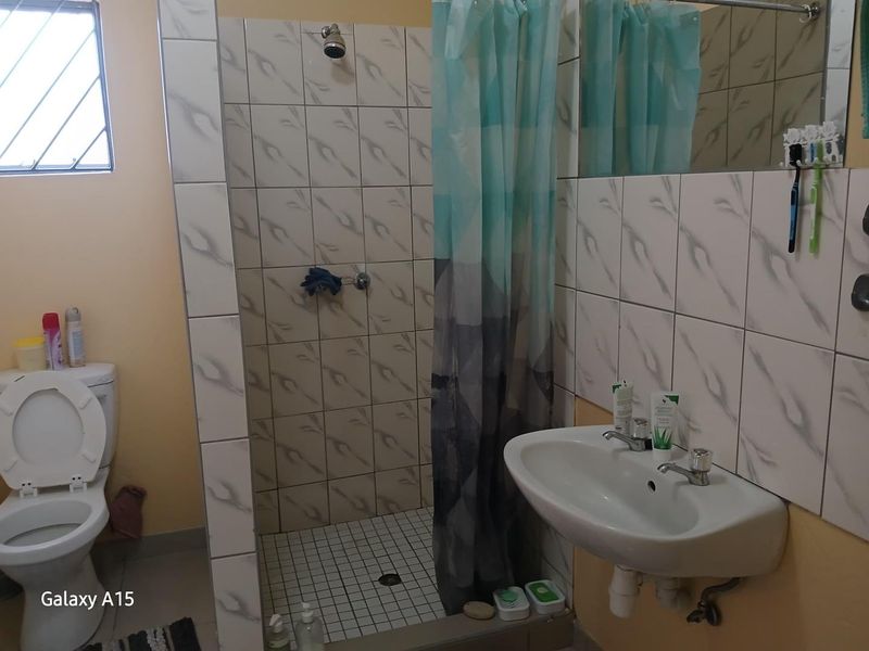 Buy a 3 bedroom house in Ondangwa, Extension 2, Selling at N$ 800 000 excluding costs. Erf size 450 square meters 3 bedrooms, master bedroom with ensuite  Open - Photo 9