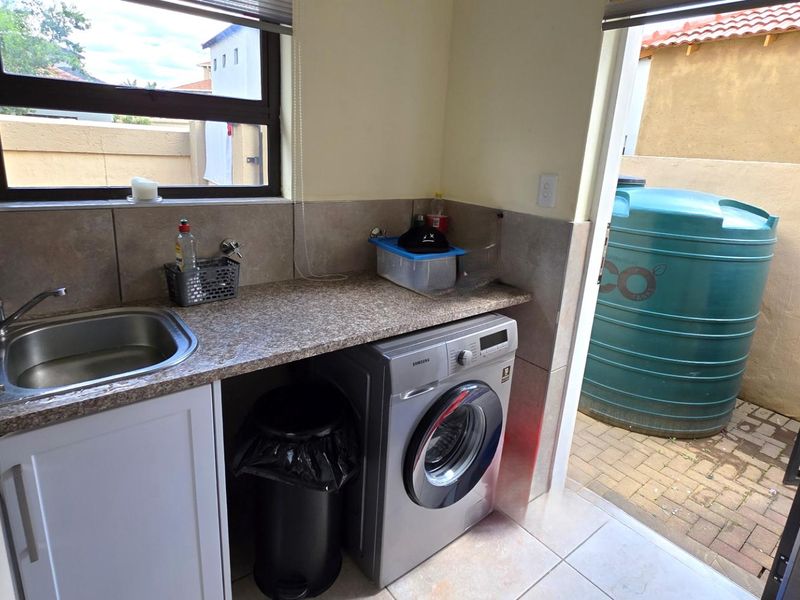 4 Bedroom 3 Bathroom Family Home in Melodie For Sale  R 2 850 000 - Photo 7
