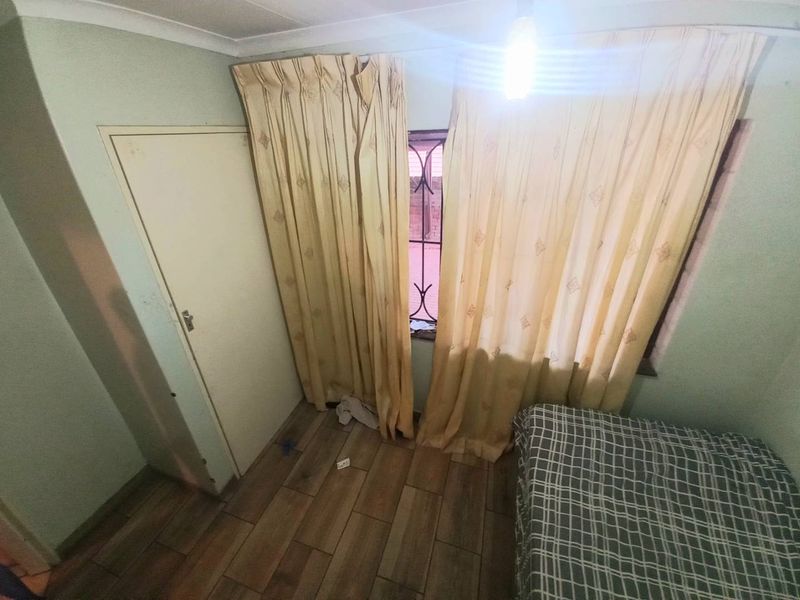 Three bedrooms house for sale in Atteridgeville - Photo 7