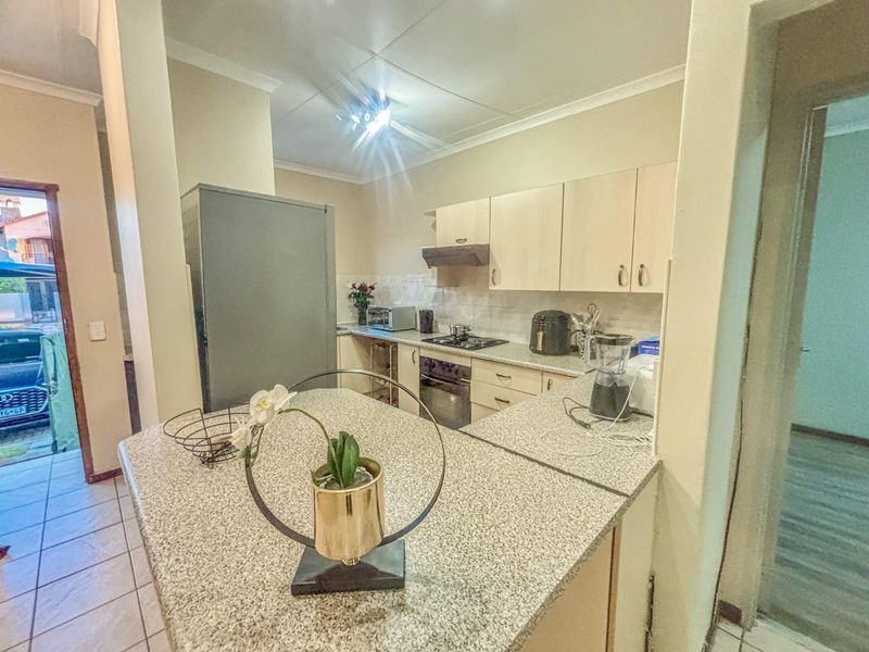 A Neat 3 Bed Townhouse for Rent in Halfway Gardens - Photo 3