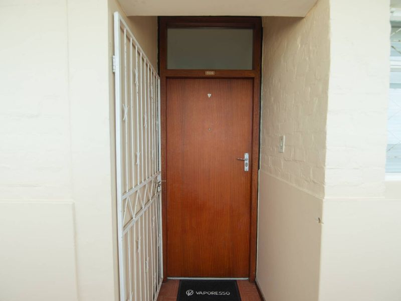 5th Floor Apartment with Harbour & Sea Views – Lelane - Photo 8