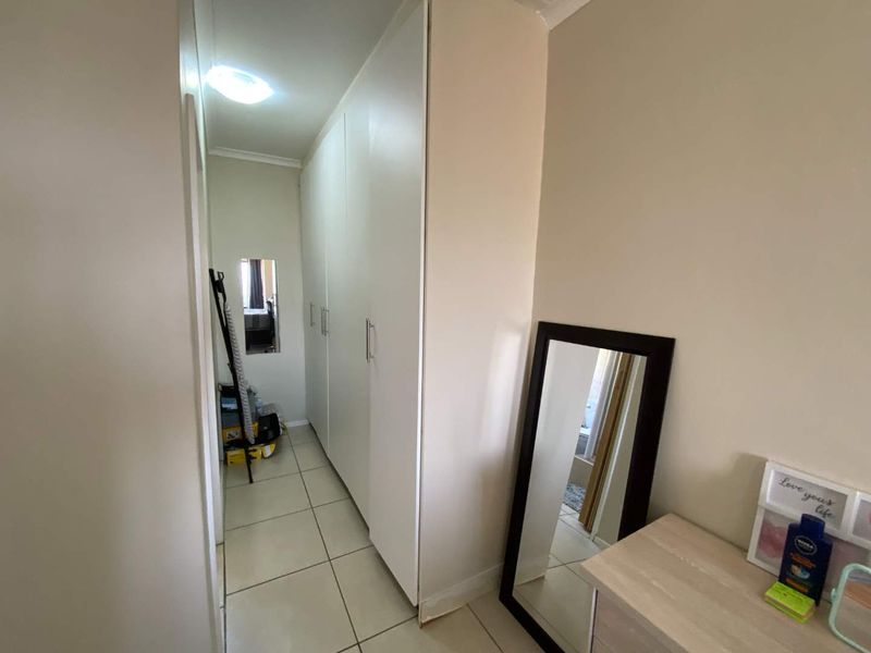 Private Balcony Bliss in a Secure 1-Bed Apartment! - Photo 8