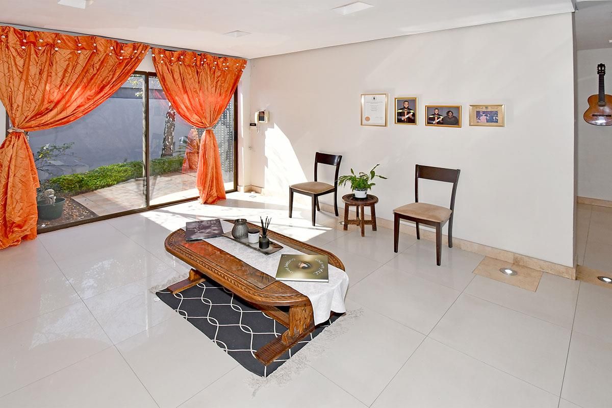Dream Two-Ensuite Home in Norwood with Pool & Outdoor Study! - Photo 4