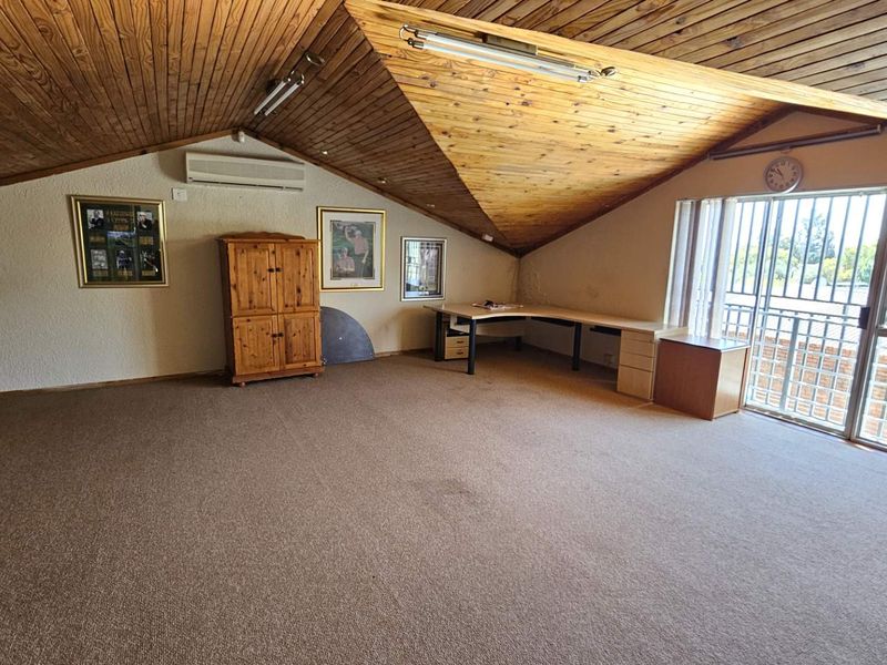 Multi Level Family Home in Schoemansville - Photo 8