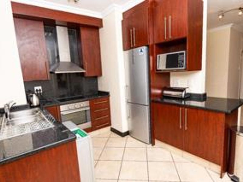 FURNISHED BACHELOR - Photo 1