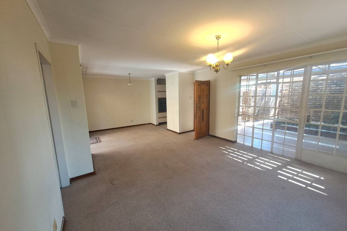 Comfortable 2 bedroom Town House - Photo 4