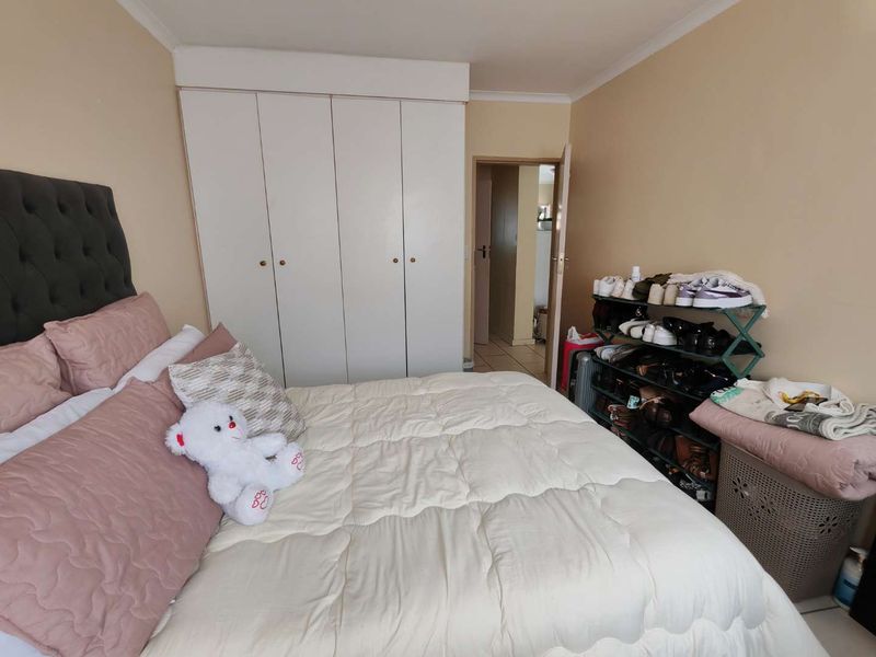 CLOSE TO OUTSURANCE - WALKING DISTANCE FROM CENTURION MALL - Photo 8