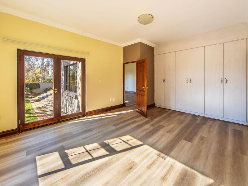 Refined Family Living in the Heart of Midlands Estate - Photo 8