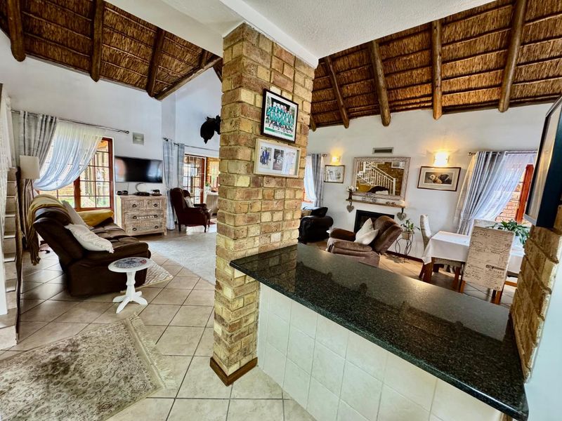 EXQUISITE CLUSTER FOR SALE IN SOUGHT AFTER COMPLEX IN RYNFIELD - Photo 7