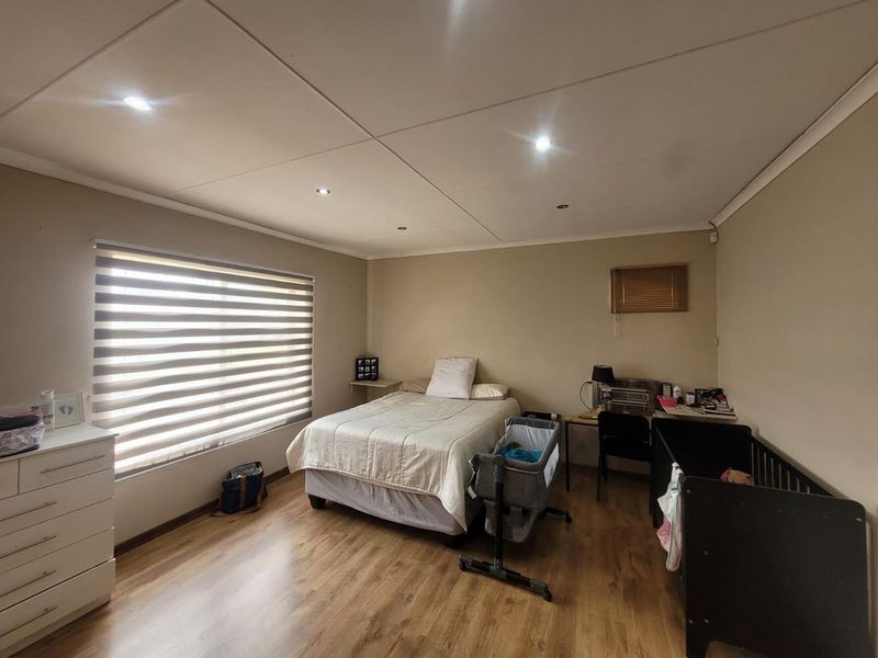3 Bedroom House For Sale Levallia George - Photo 8