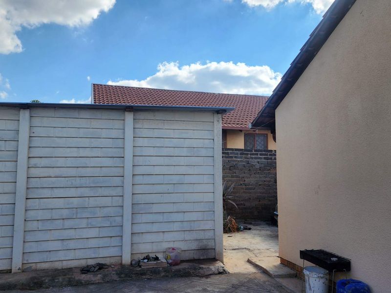 Your Perfect Starter Home Awaits - Photo 10