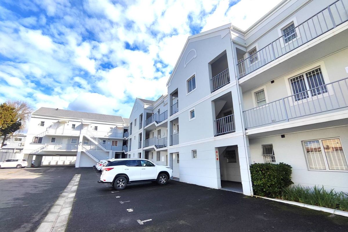Renovated 2 bedroomed apartment in Claremont Upper - Photo 3