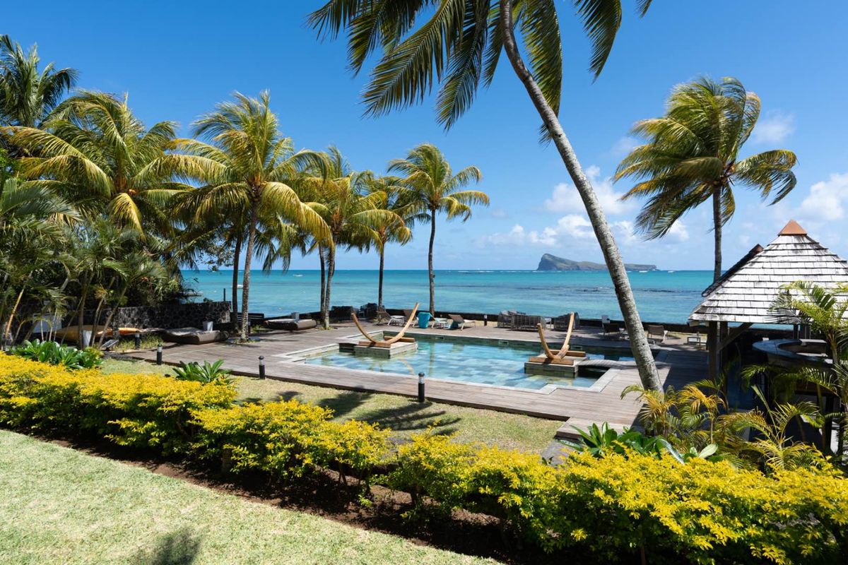 EXCLUSIVE BEACHFRONT SANCTUARY. - Photo 2