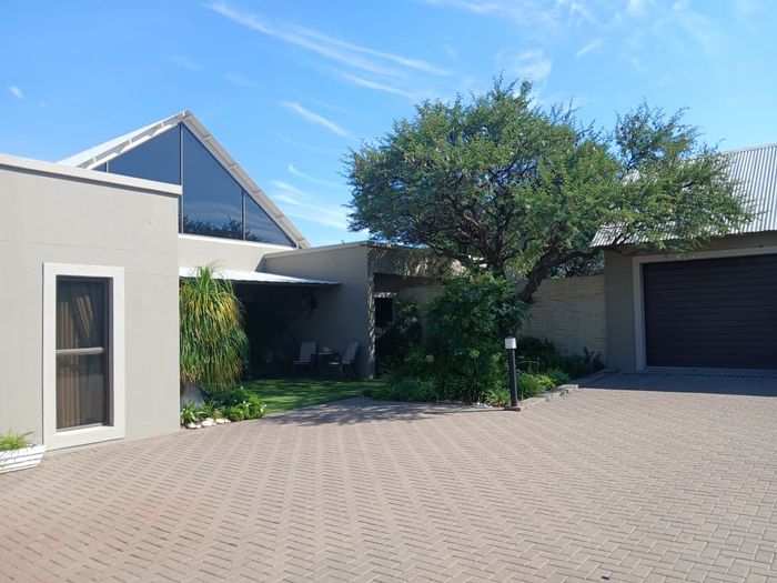 Property #2466831, House For Sale in Omeya Golf Estate