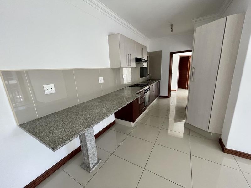 Hendra - Modern 3-Bedroom Apartment in Umhlanga Ridge - Photo 4