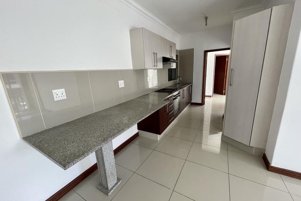 Hendra - Modern 3-Bedroom Apartment in Umhlanga Ridge - Photo 4