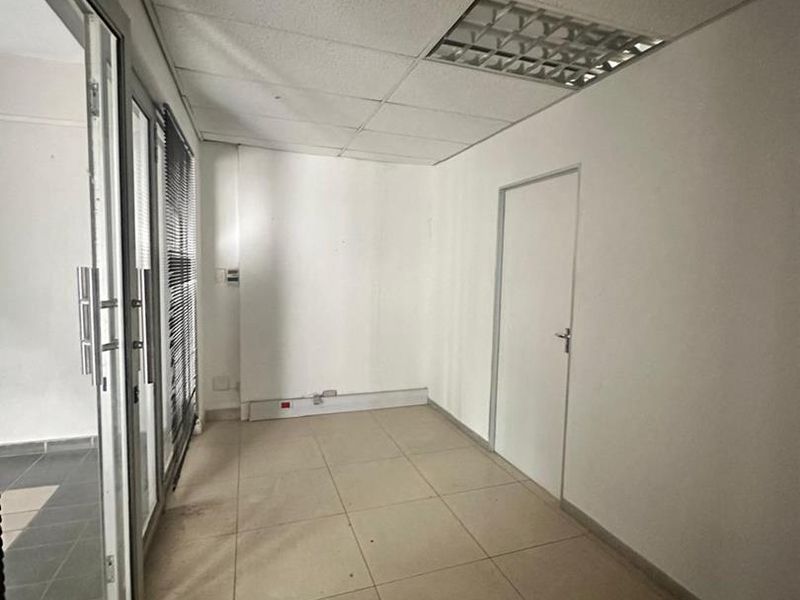 Massive 2 bedroom apartment at the heart of Umhlanga - Photo 5