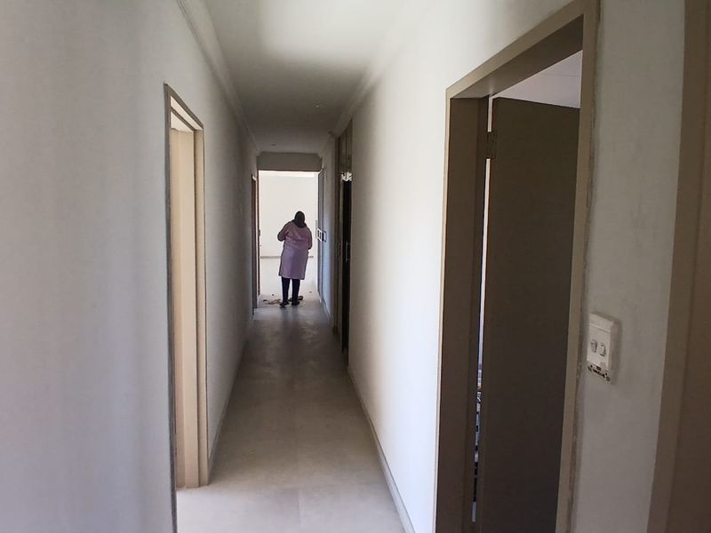 4 Bedroom family home to rent in Pellissier - Photo 7