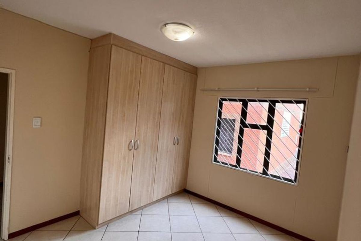 2-bedroom apartment for Sale - Photo 3