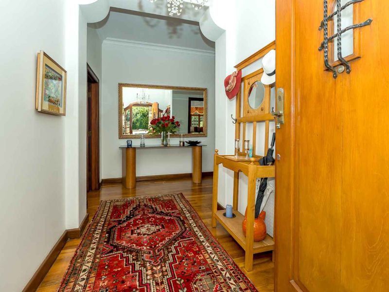 GAYLEIGH - A LANDMARK HERITAGE HOME BOASTING TIMELESS ELEGANCE - Photo 6