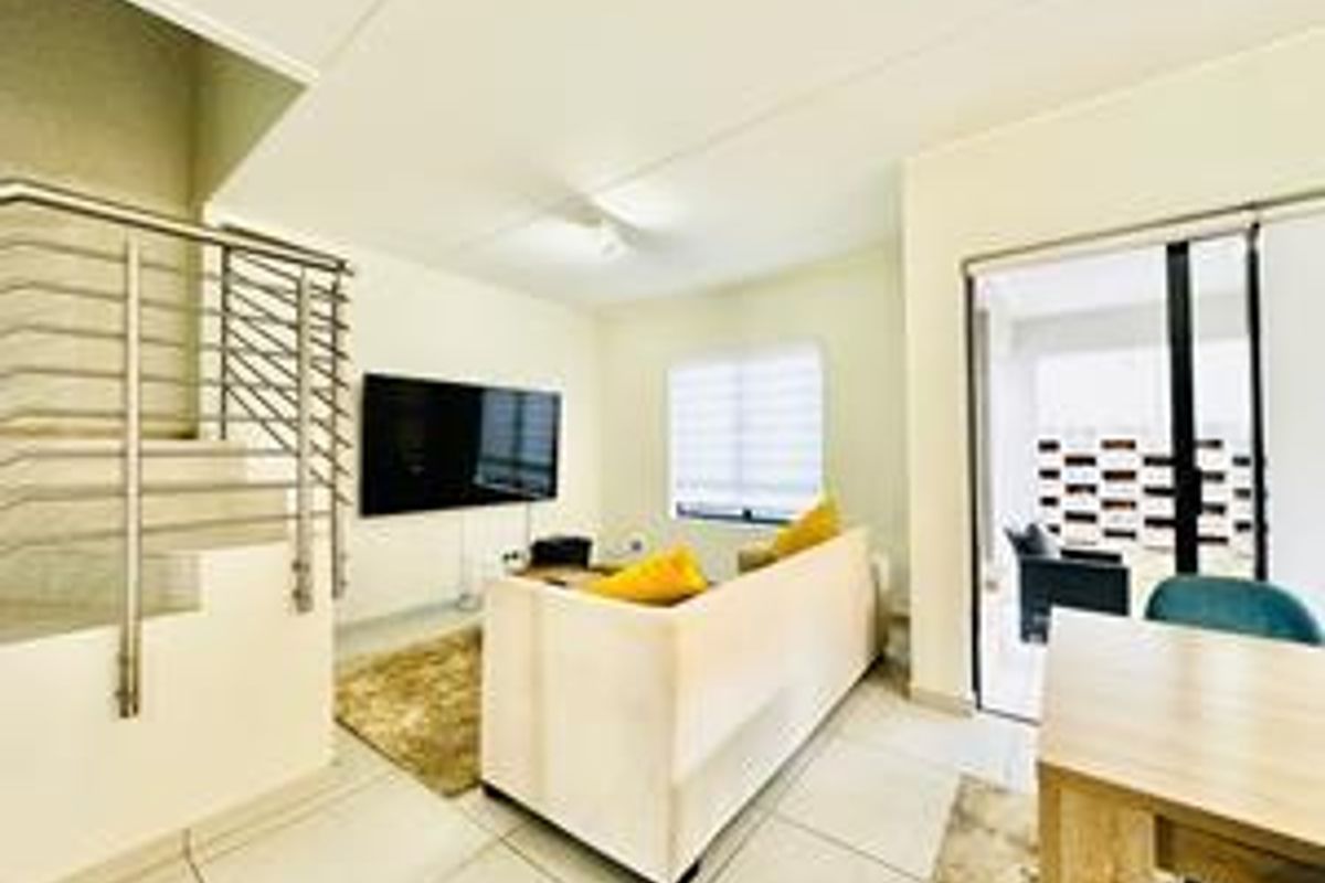 Elegant 3-Bedroom Cluster Home for Sale in Broadacres - Photo 4