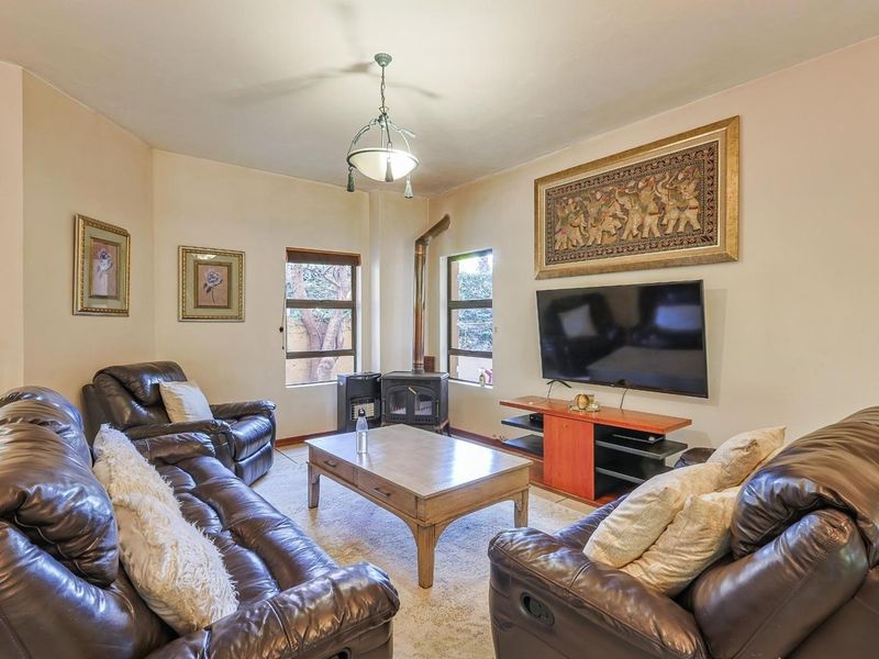 4 Bedroom for Sale - Photo 8