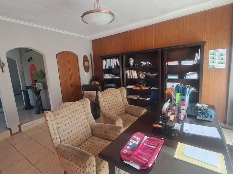Large 5-Bedroom Home in Wingate Park Area. - Photo 4