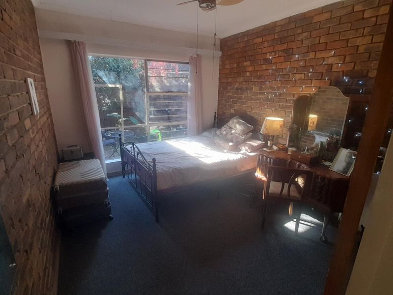 Secure & Spacious 1-Bedroom Apartment with Private Garden - Photo 7
