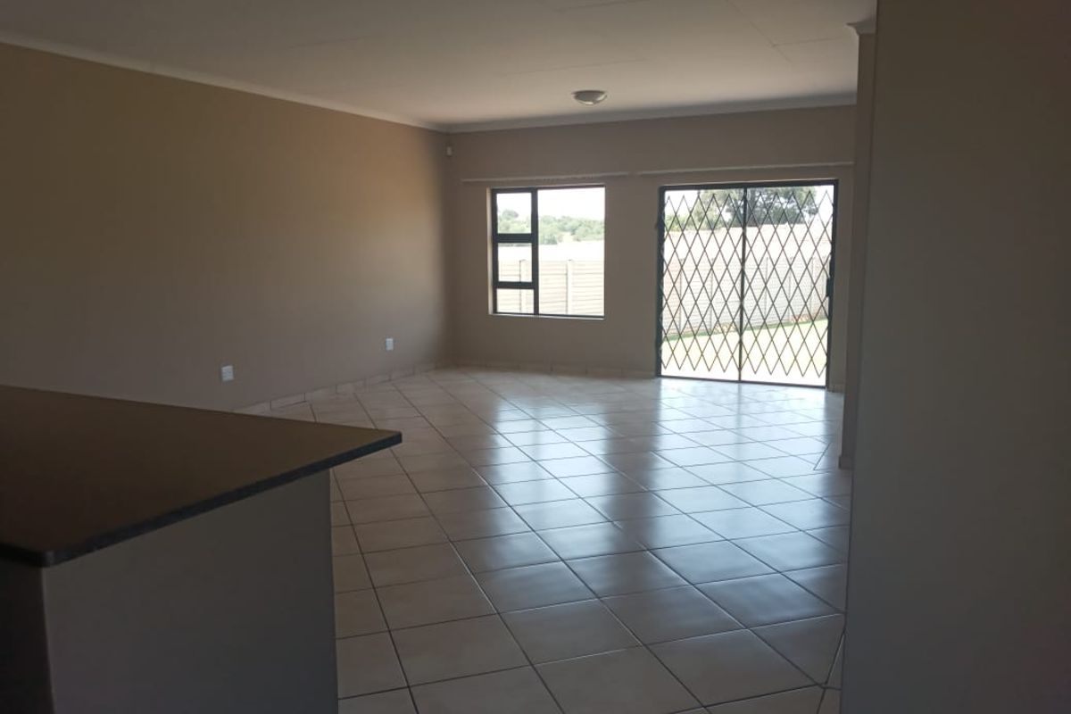 Three bedroom townhouse in Private Estate Kookrus Meyerton Gauteng - Photo 5