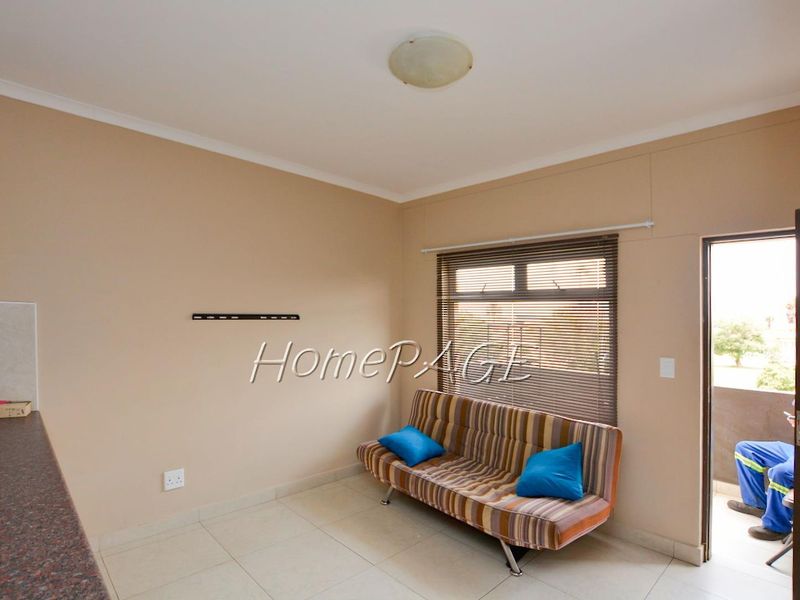 Hermes, Walvis Bay:  Apartment in Edelweiss Heights is for sale - Photo 4