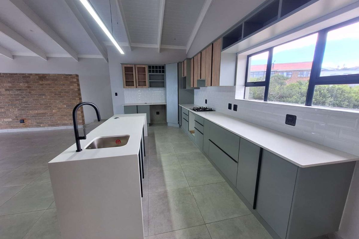 Modern 3 Bedroom Duet in Dana Bay for Sale - Photo 5