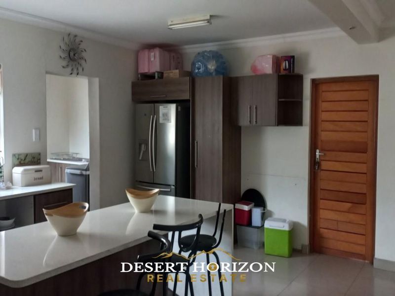 Walvisbay, Meersig | Beautiful Family Home For Sale - Photo 6