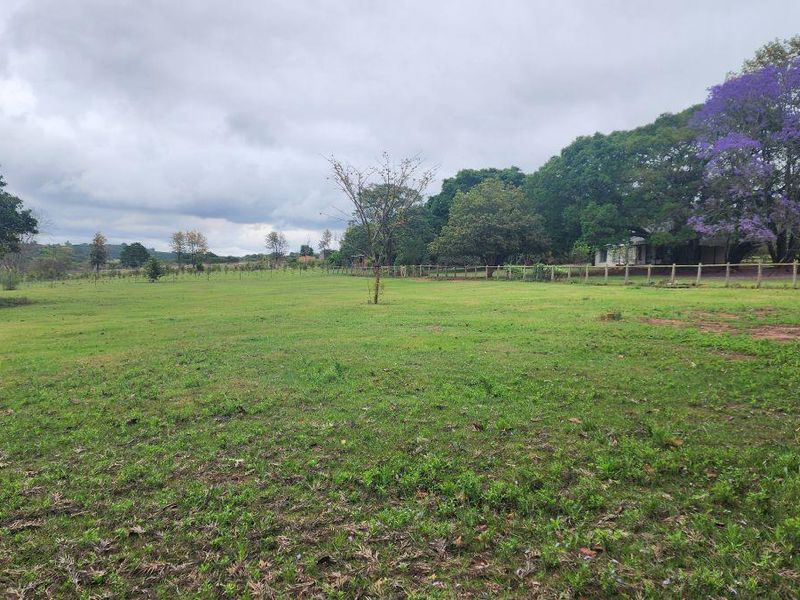 Family Smallholding for sale close to White River in a secure area - Photo 10