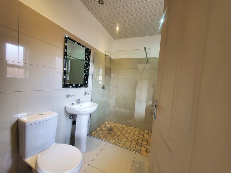 Modern elegance dream home awaits  in Groblers Park - Photo 10