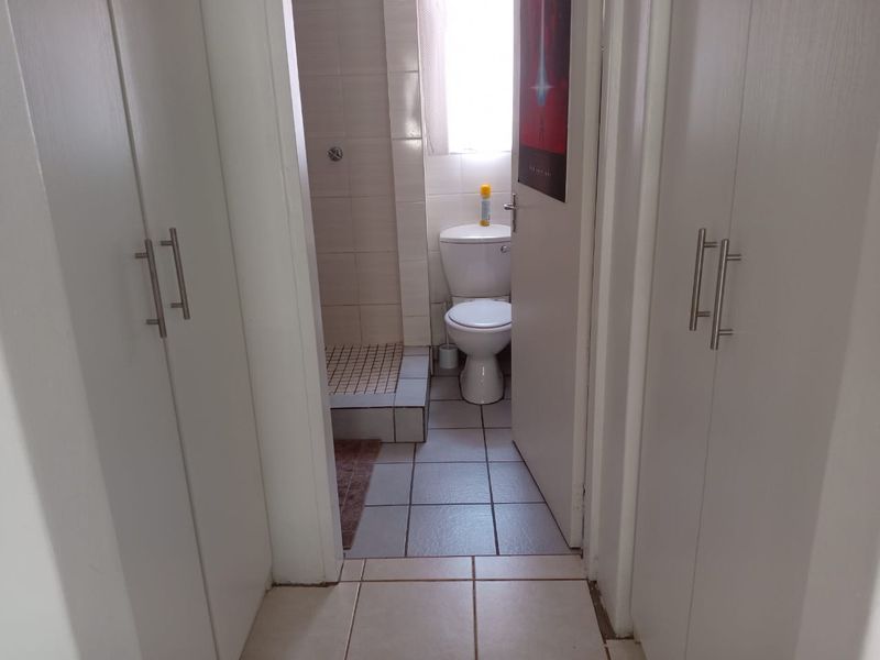 Spacious 2-Bedroom Apartment for Rent - Photo 8