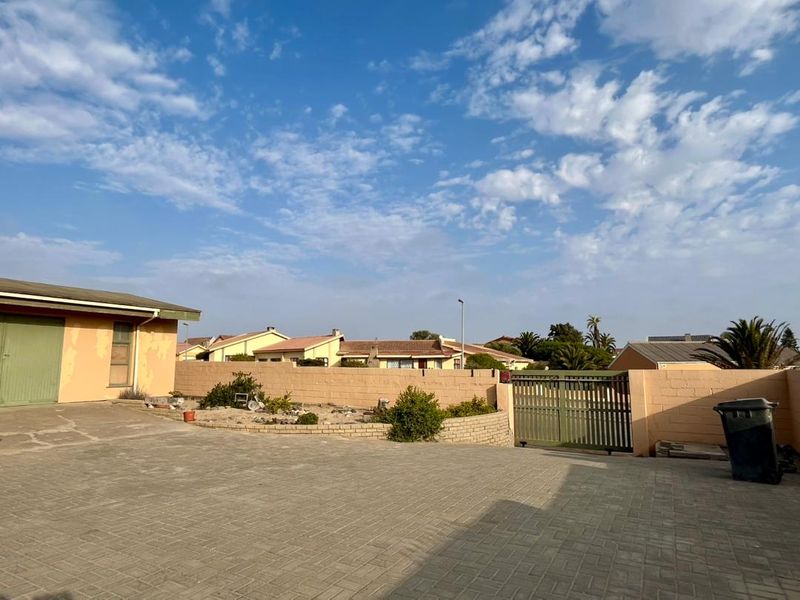 1000Sq erf with a classic home for sale! - Photo 3