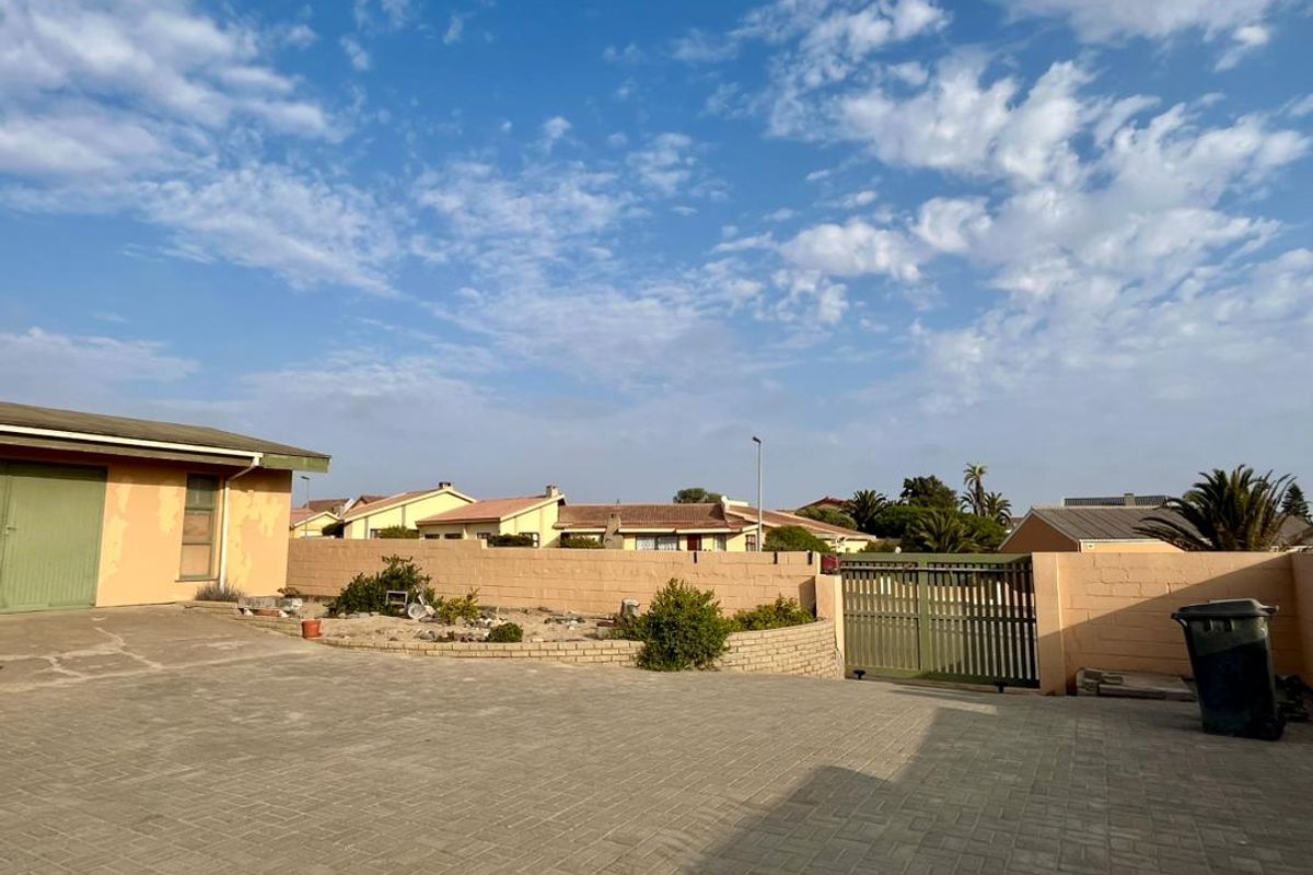 1000Sq erf with a classic home for sale! - Photo 3