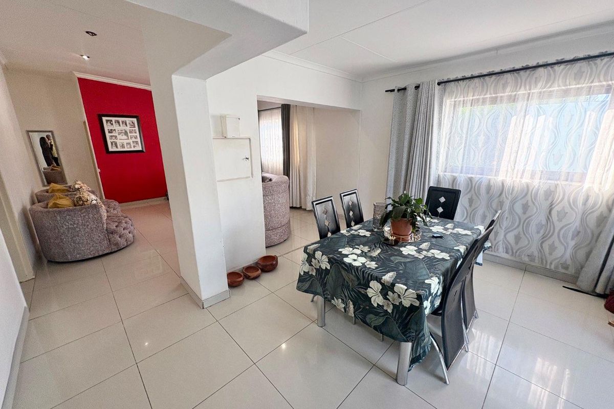 3 Bedrooms House For Sale in Khomasdal - Photo 5