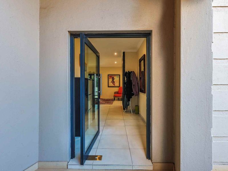 Elegant Family Living in the Heart of Waterkloof Ridge - Photo 6