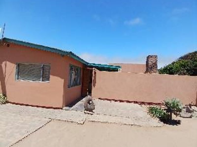 HOUSE FOR SALE (BUSINESS RIGHTS)  - HENTIESBAY - Photo 6