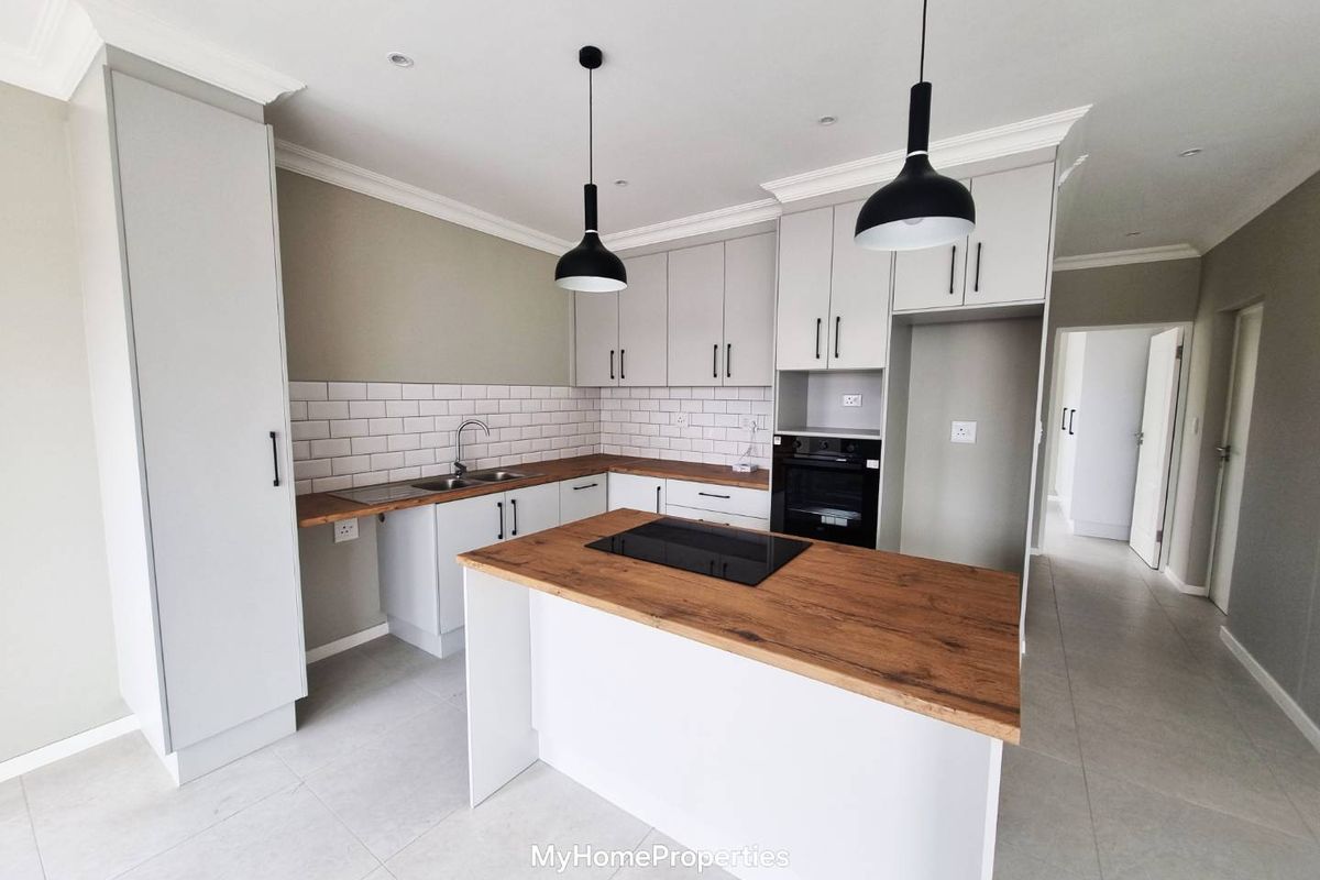 3 Bedroom Townhouse for Sale, Ext 23, Swakopmund | 3 Schlafzimmer Townhaus zu Verkaufen, Swakopmund, Namibia - Photo 2