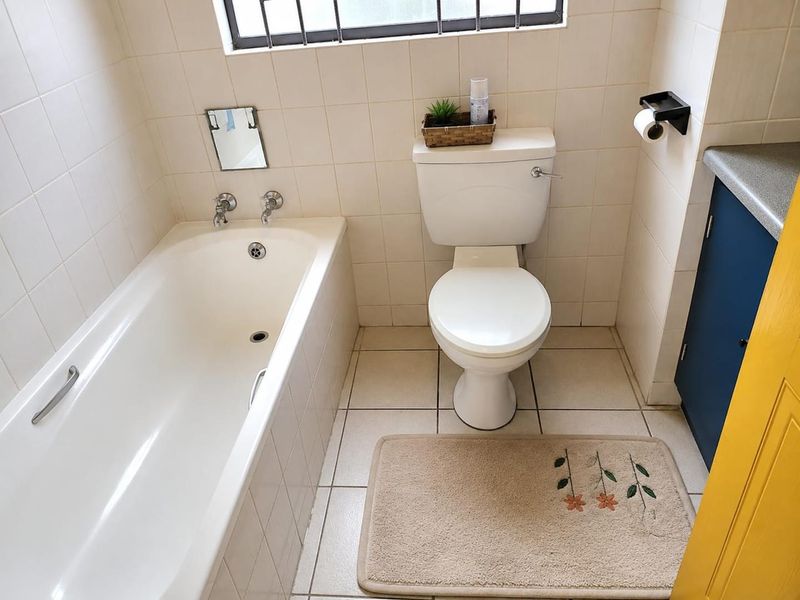 Comfortable 2-Bedroom Apartment in Meer En See Complex - Photo 7