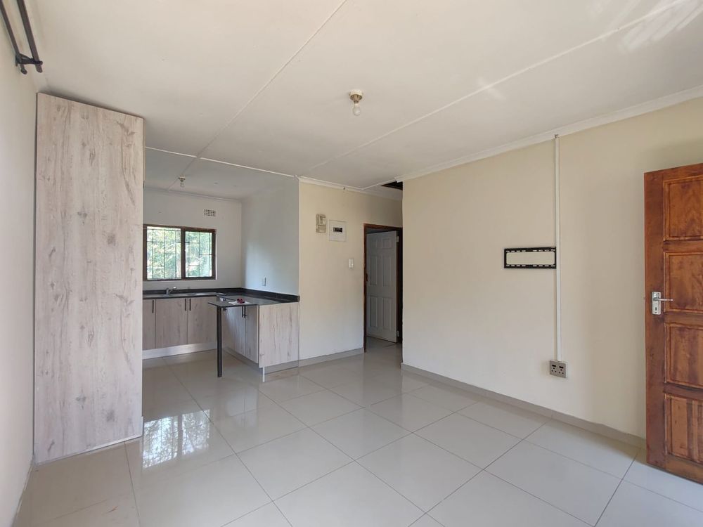 Lounge/Kitchen