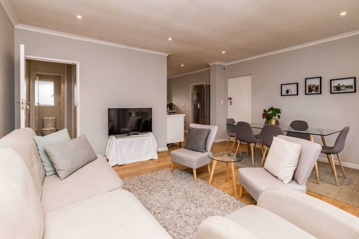 Spacious 2 bedroomed apartment in Kenilworth - Photo 2