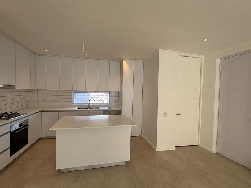 Modern Newly Built Townhouse in Voliere Estate - Photo 3