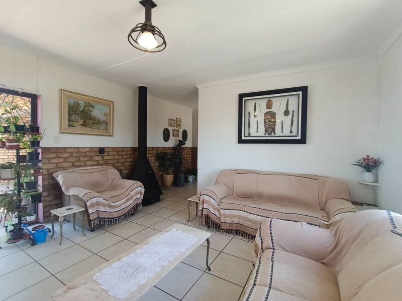 Magnificent unparalleled views meet effortless luxury living - Photo 5