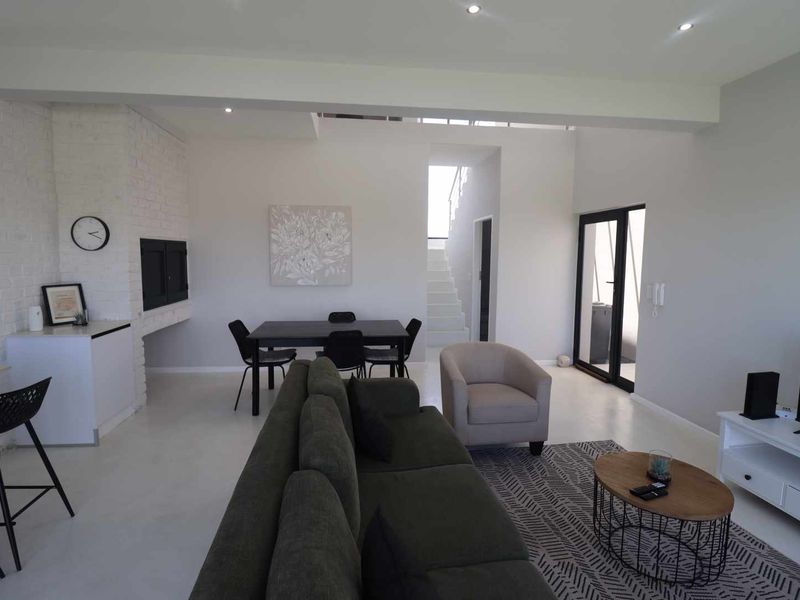 Luxury 3-Bedroom Townhouse Overlooking the Namib Dunes, Perfect Home or Airbnb Investment - Photo 8