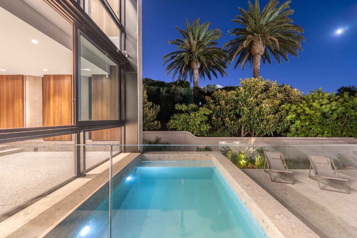 4B Rugby Road, Oranjezicht  Executive Living Redefined Architectural Luxury. Intelligent Living. Exceptional Sustainability. - Photo 3
