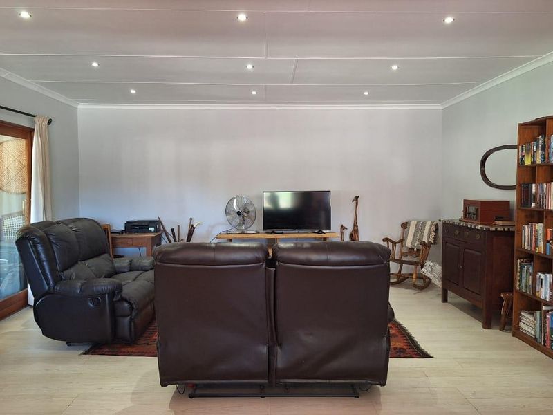 2-Bedroom house and large shed for sale in Askham - Photo 2