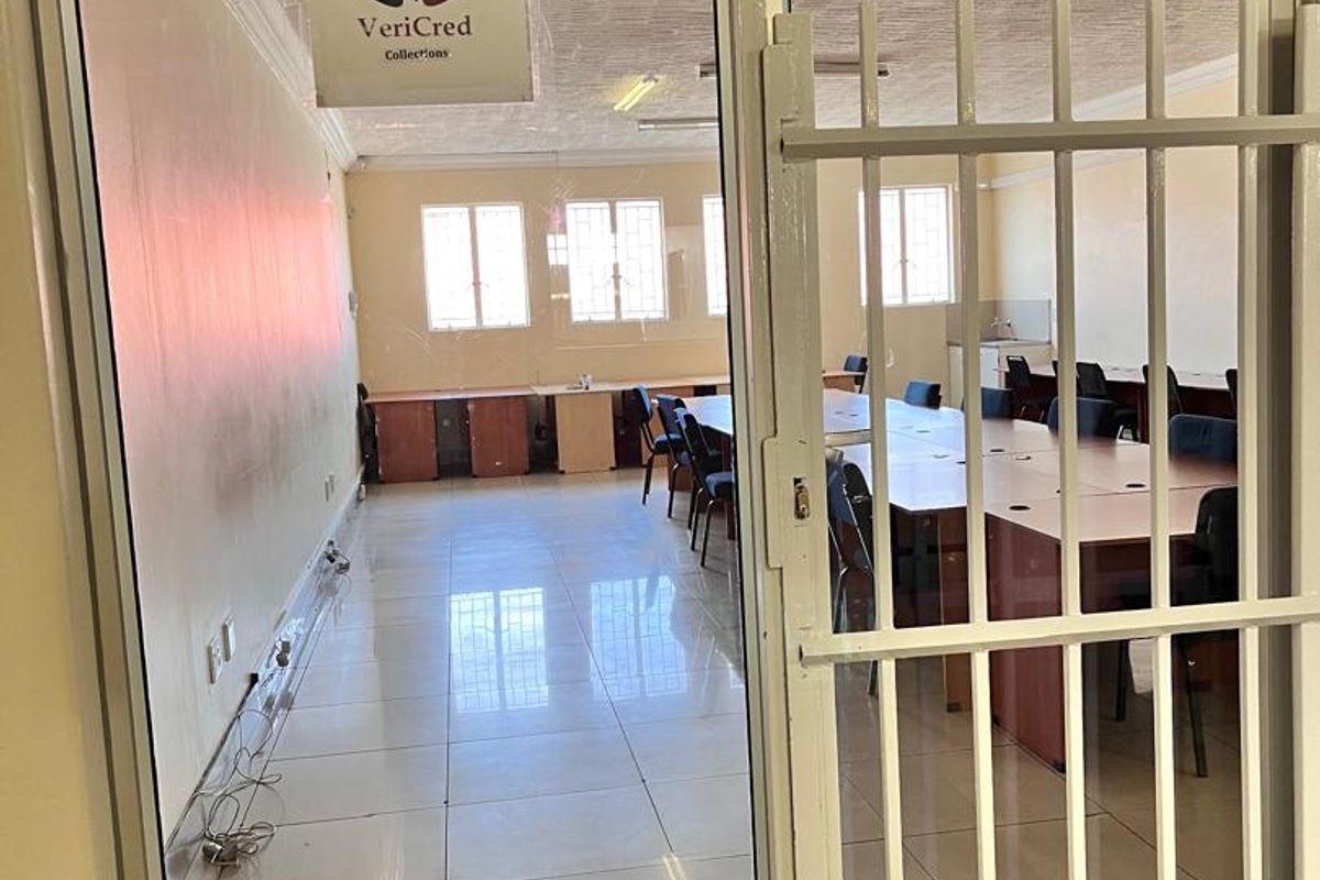 Office to Rent in Southern Industrial Area - Photo 3